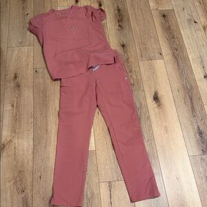 Figs Mauve scrub set